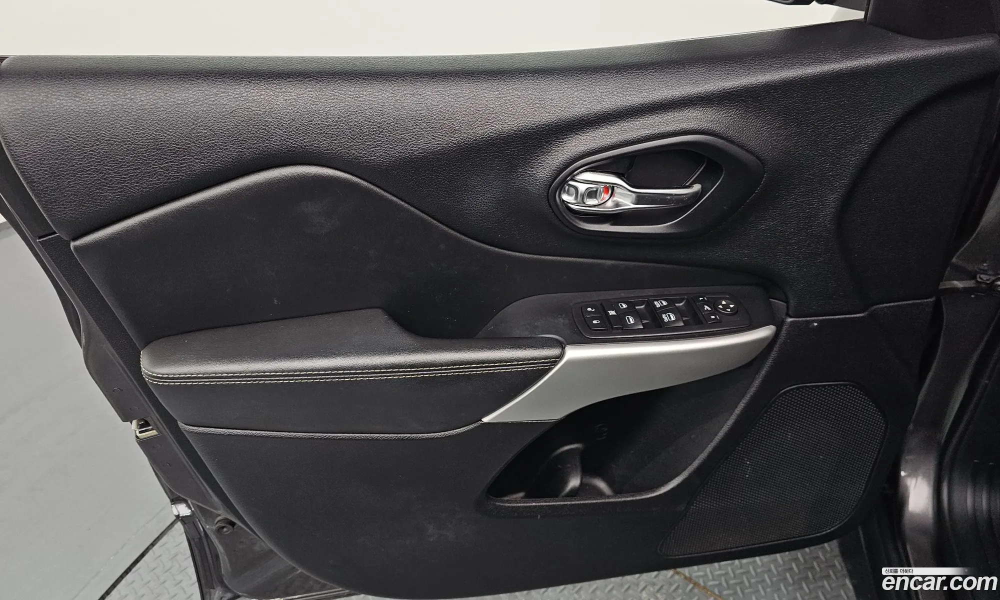 Jeep Cherokee 2017 1C4PJMCB5HW629987 — 17
