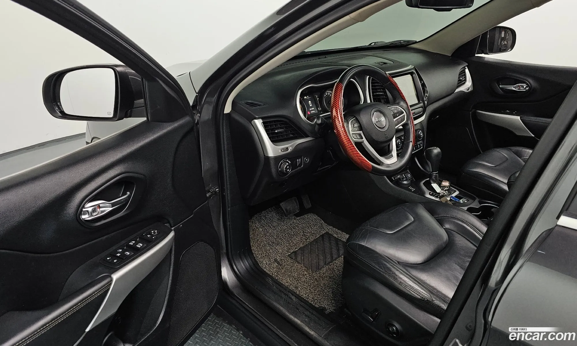 Jeep Cherokee 2017 1C4PJMCB5HW629987 — 29