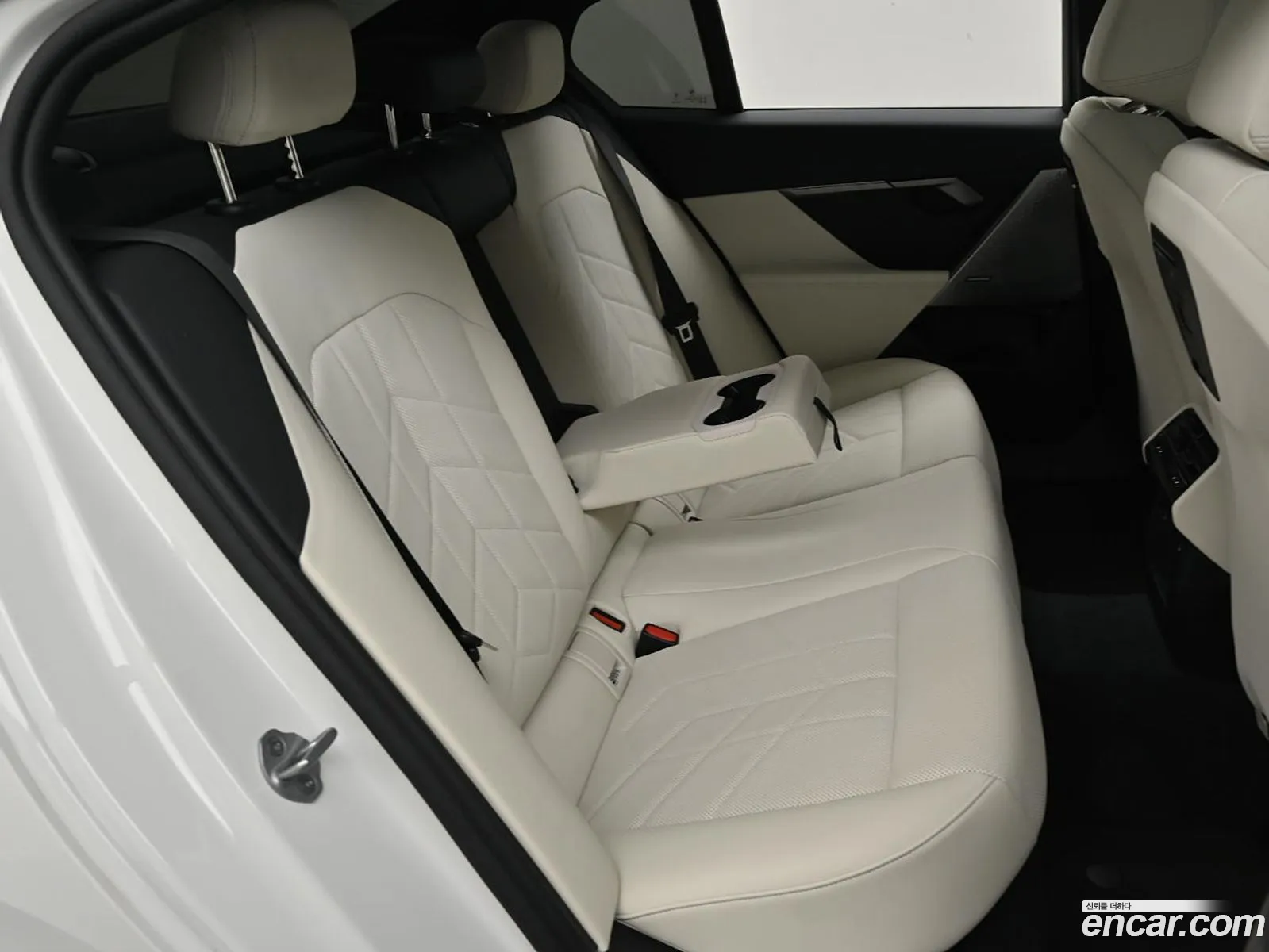 BMW 5 Series 2025 — 11