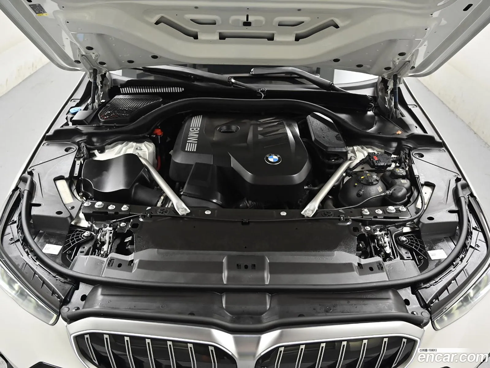 BMW 5 Series 2025 — 19