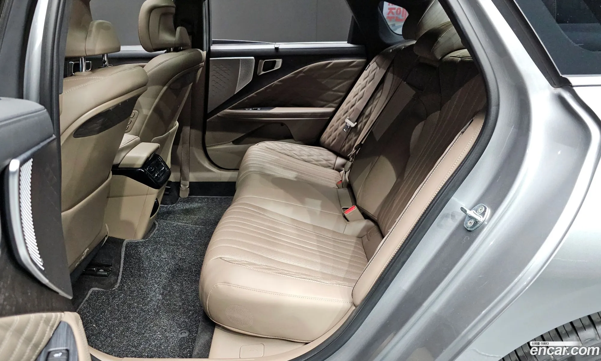 Kia K8 2021 KNAM641BBNA024841 — 9