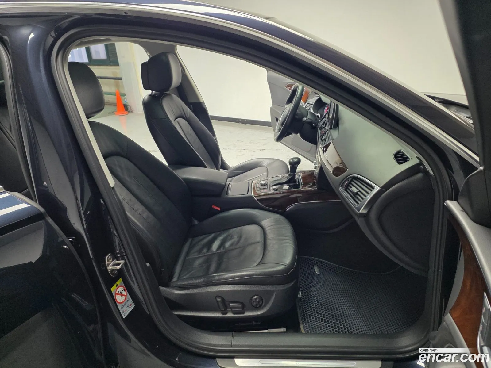 Audi A6 2014 — 17
