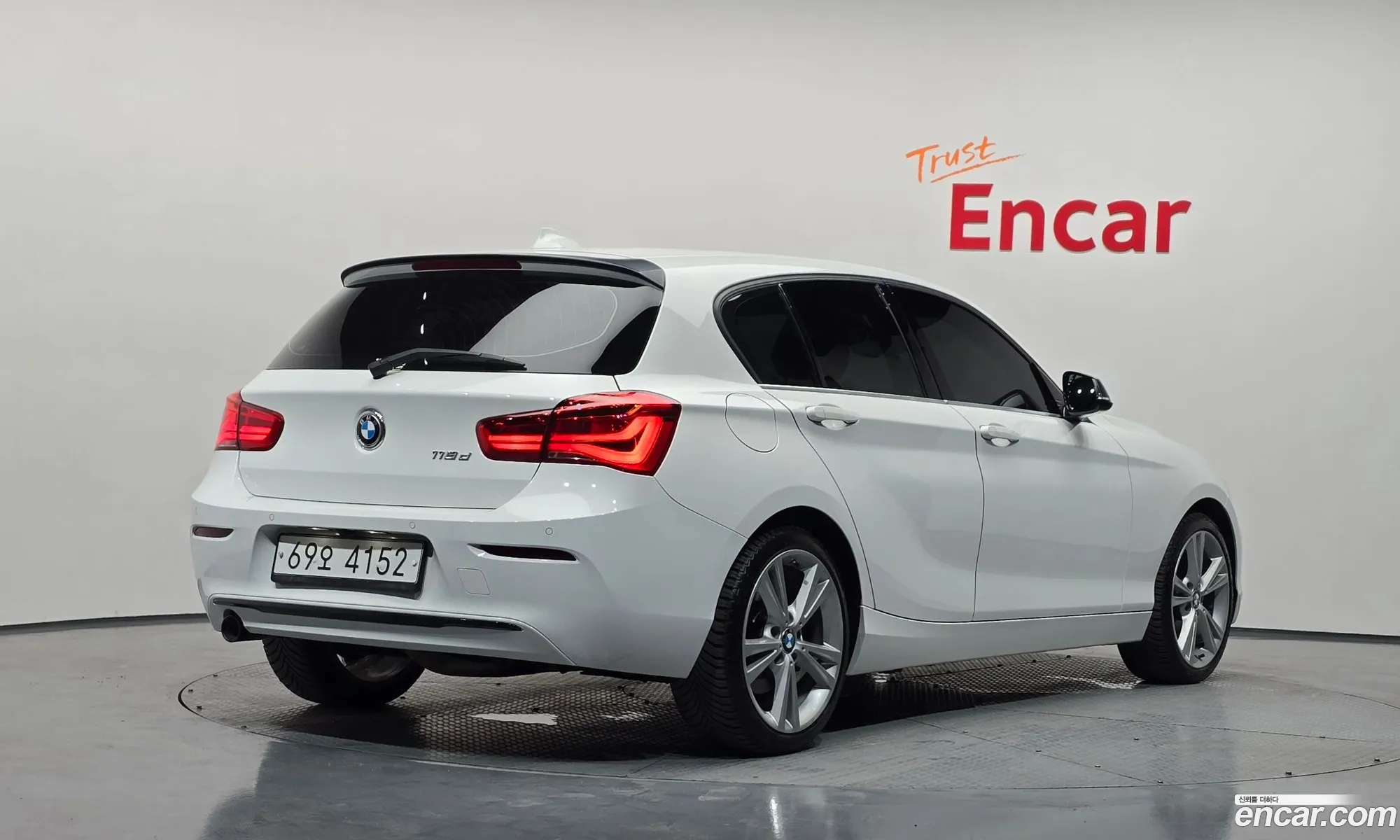 BMW 1 Series 2019 — 17