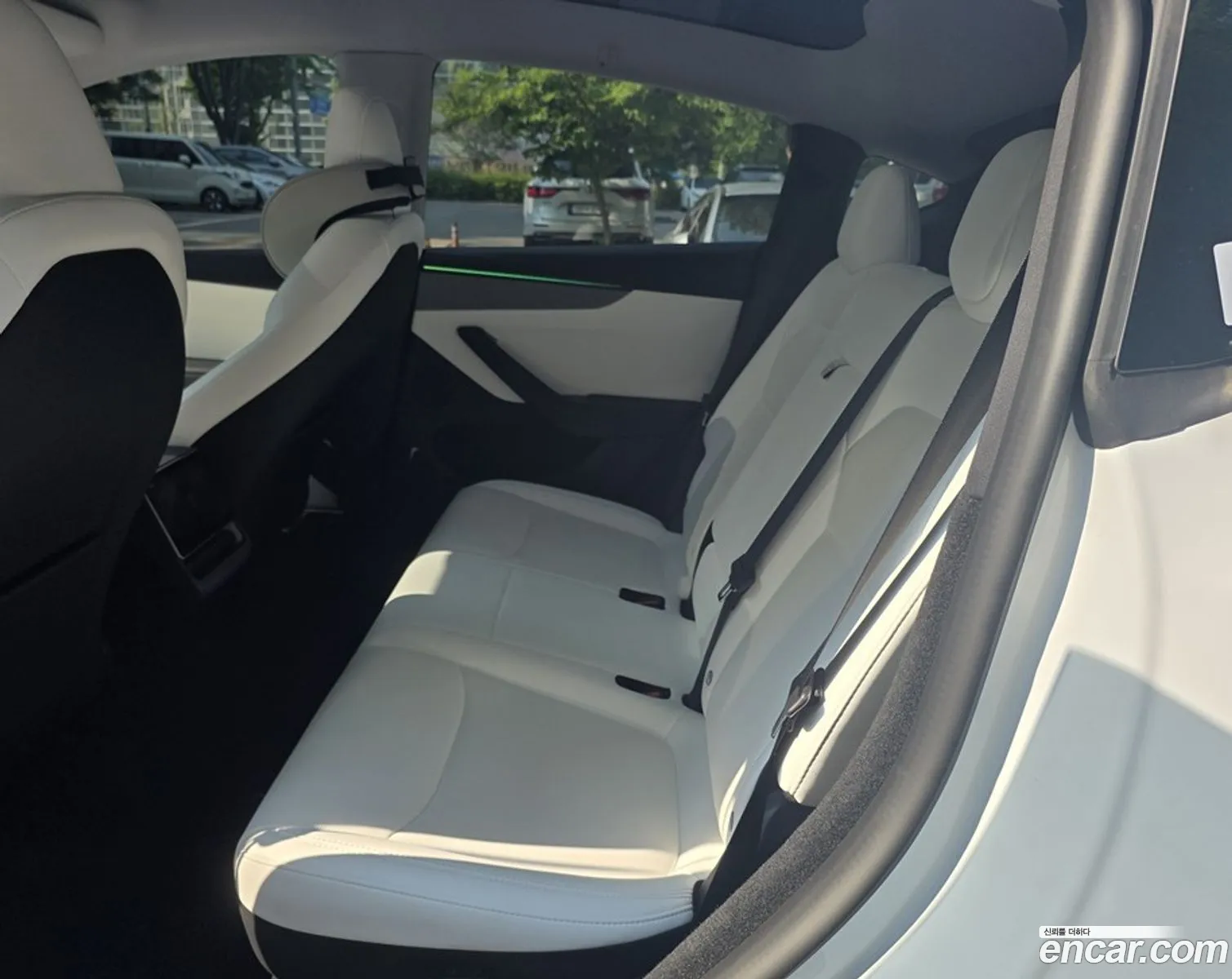 Tesla Model Y 2025 — 15
