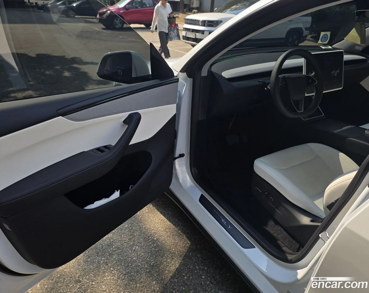 Tesla Model Y 2025 — 5