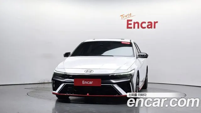 Hyundai Elantra 2025 — 2