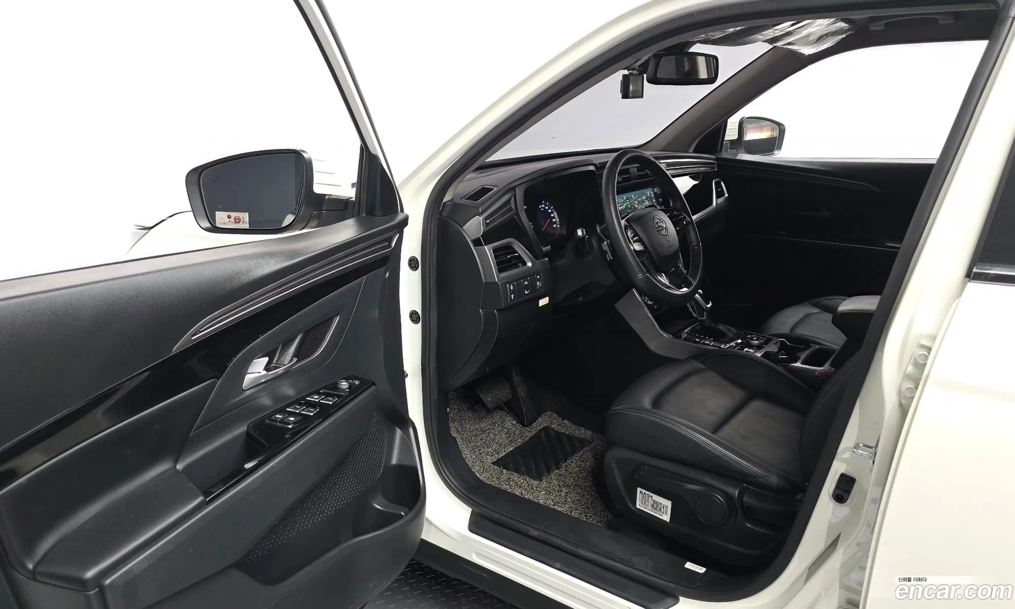 KG Mobility (SsangYong) Beautiful Korando 2021 — 13
