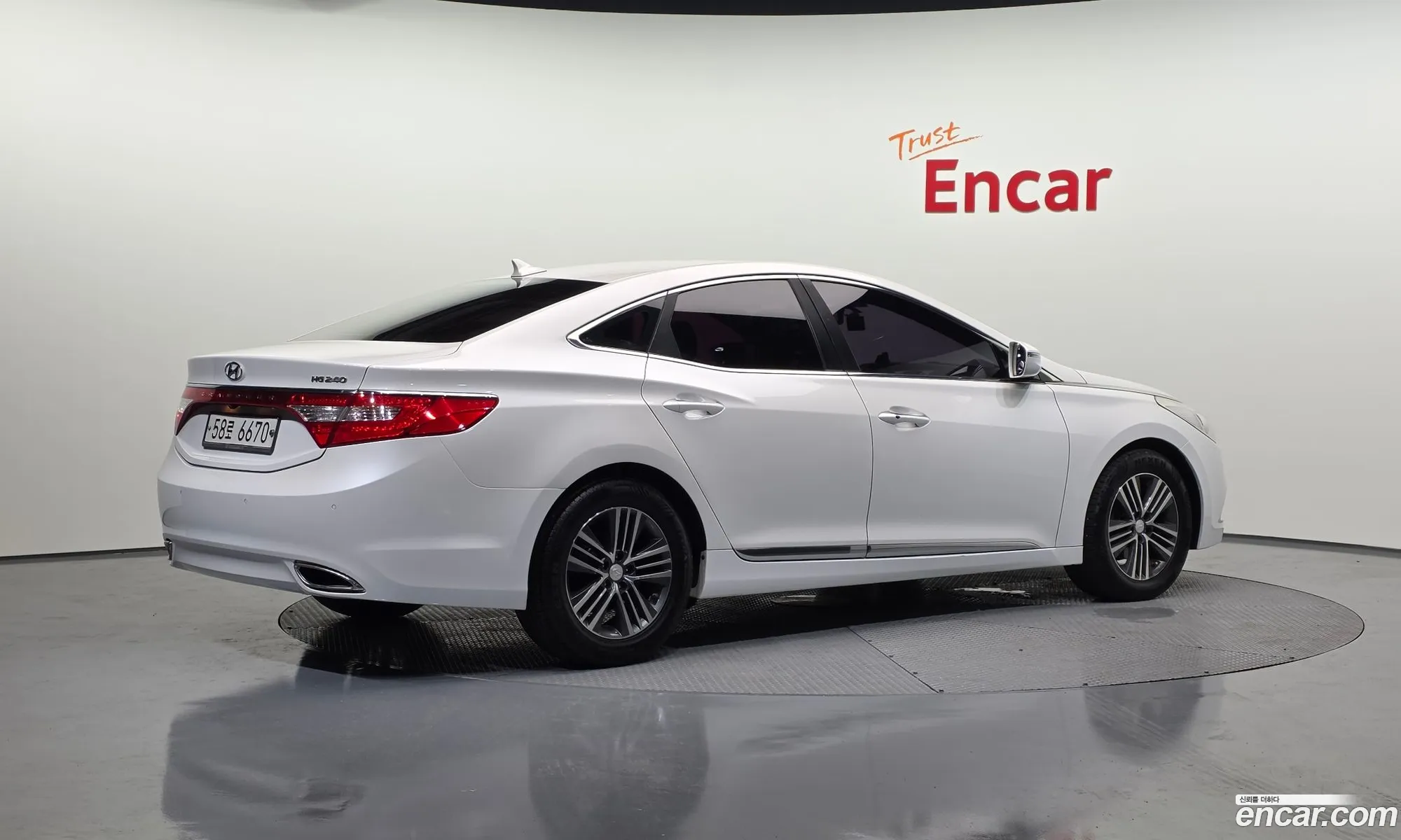 Hyundai Grandeur HG 2013 — 18