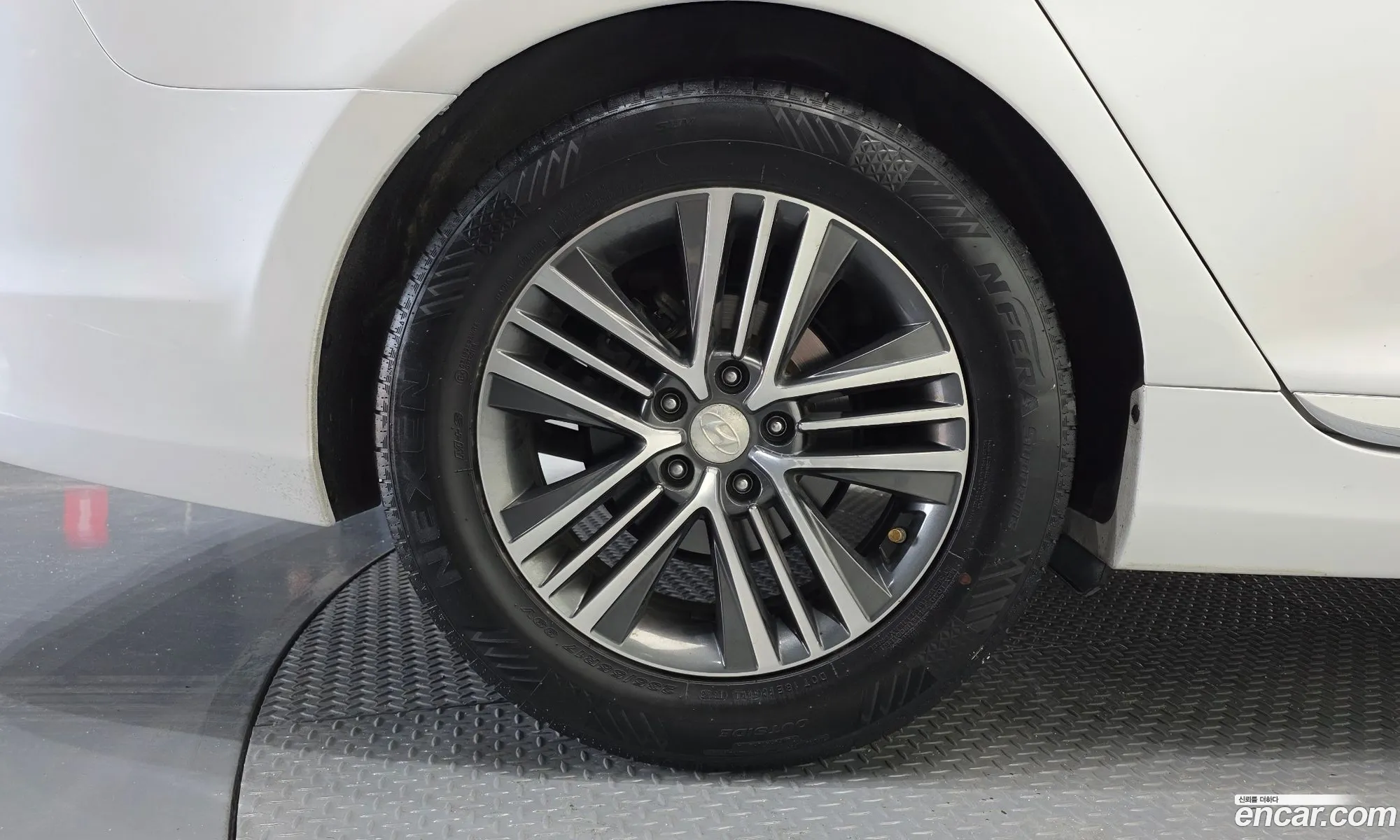 Hyundai Grandeur HG 2013 — 11