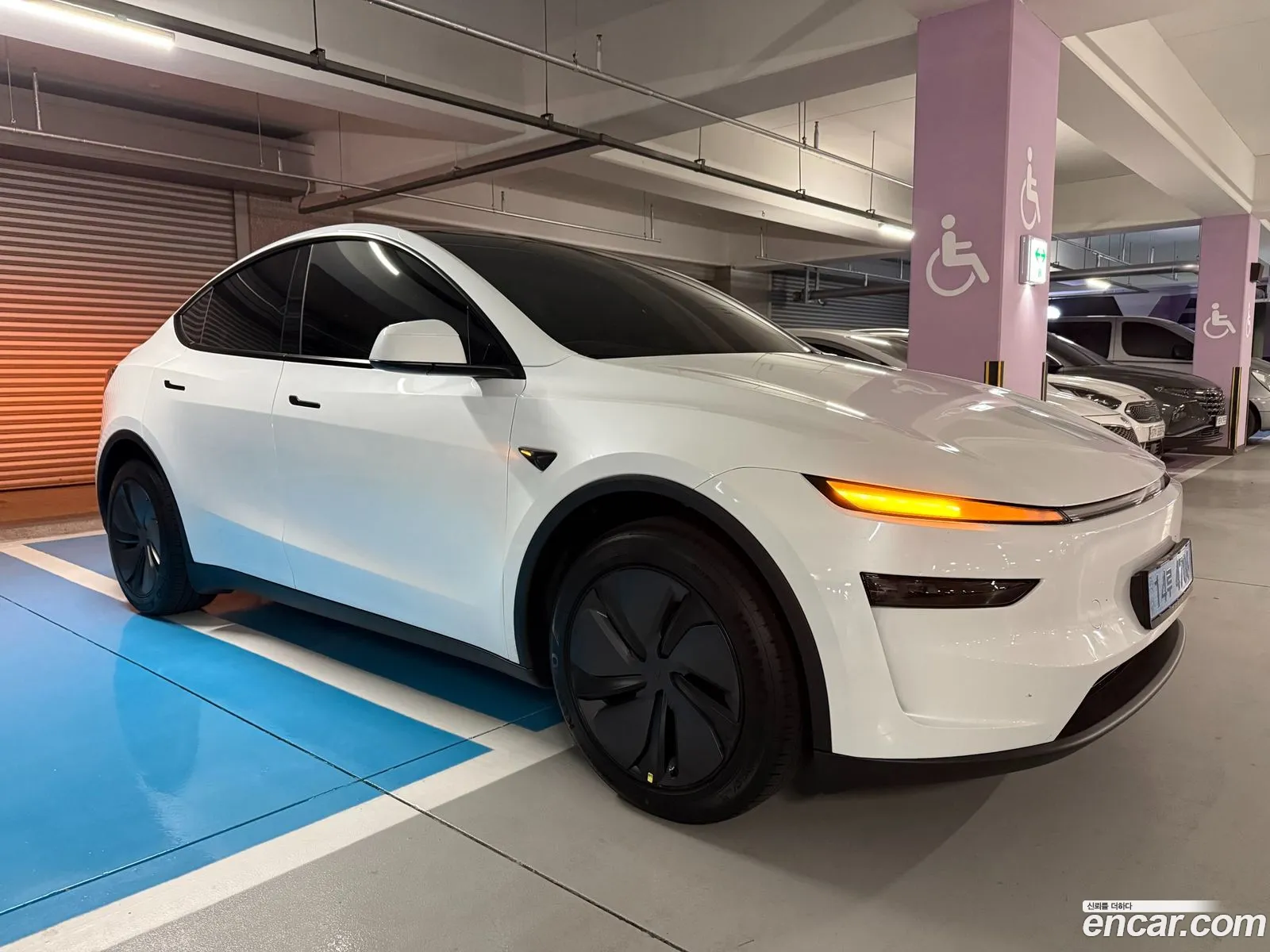 Tesla Model Y 2026 — 11