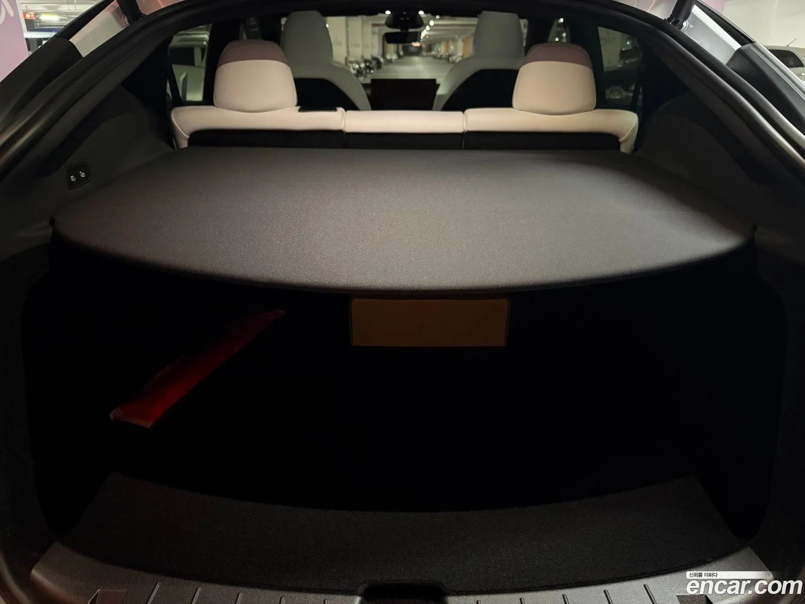 Tesla Model Y 2026 — 14