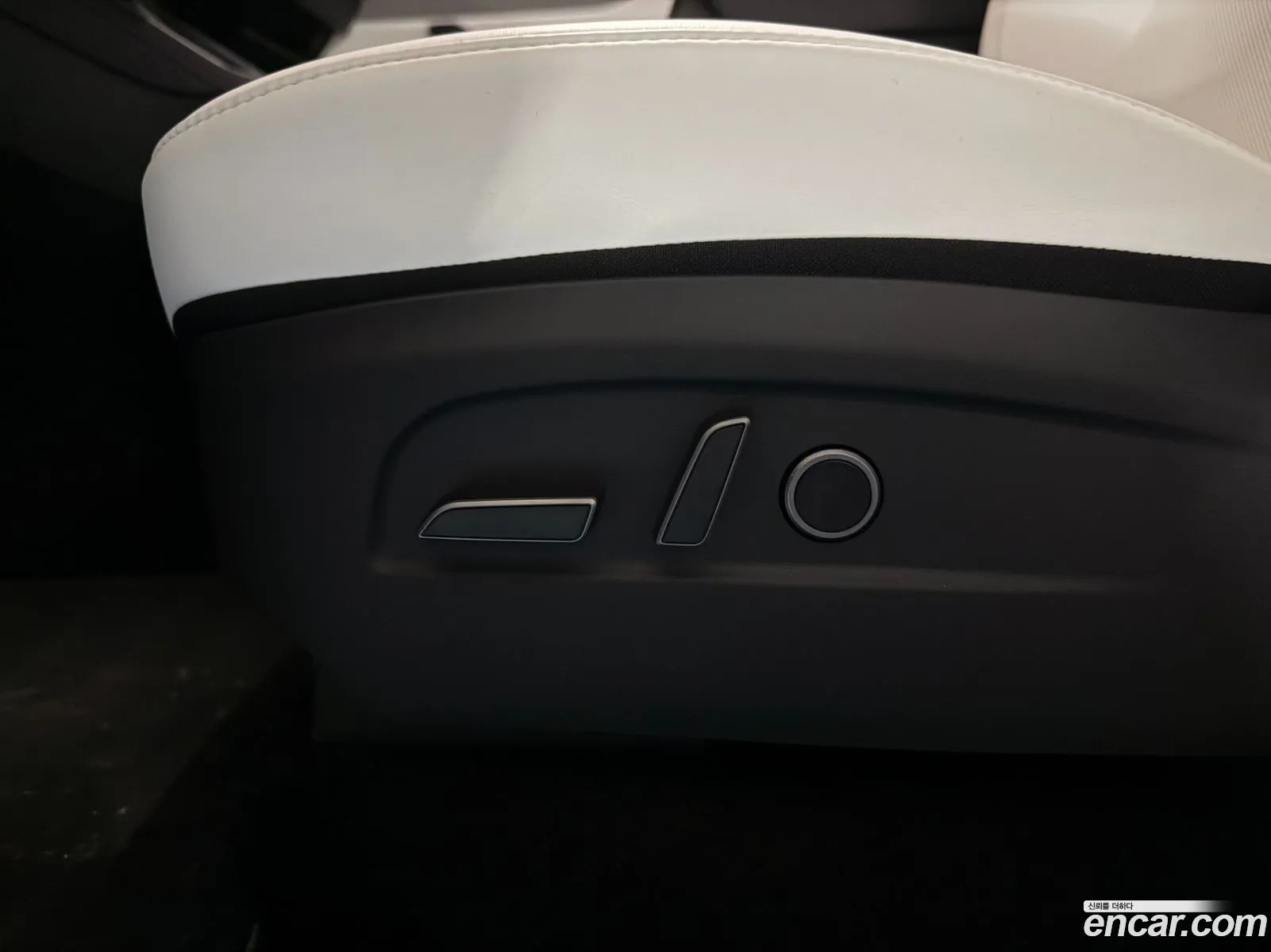 Tesla Model Y 2026 — 15