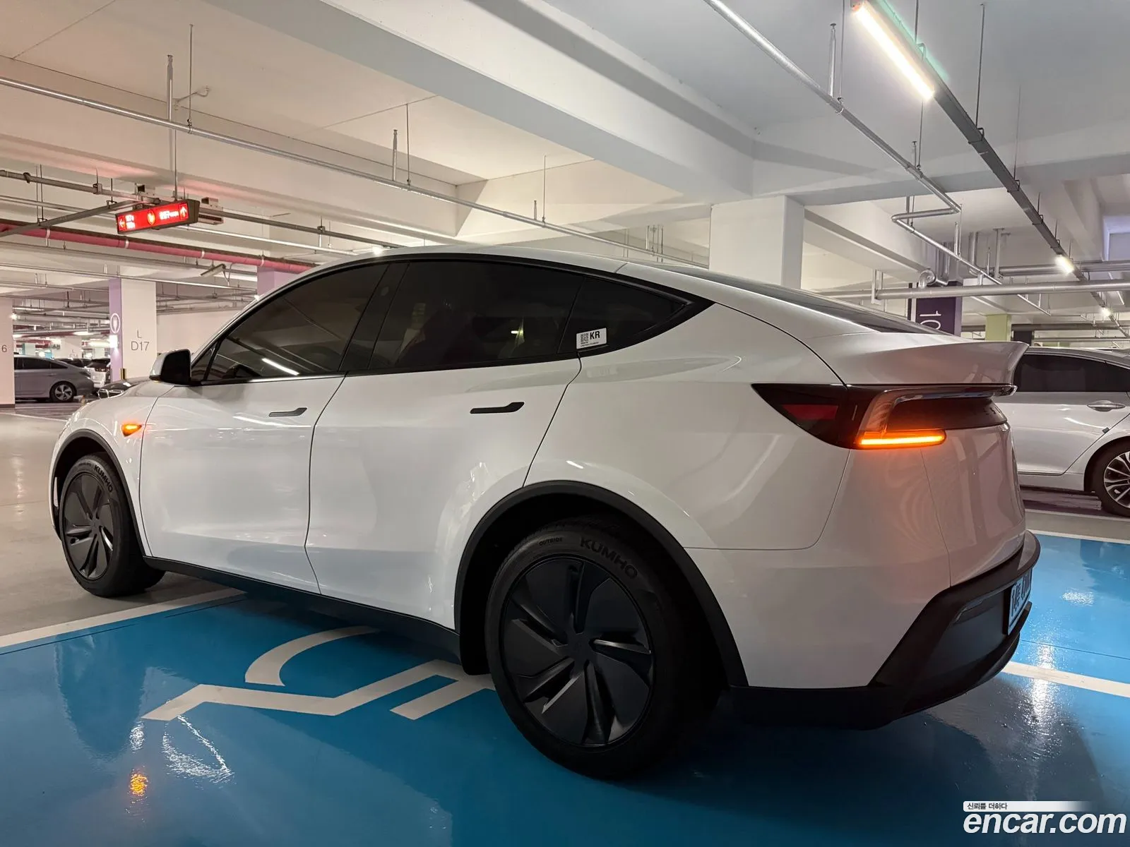 Tesla Model Y 2026 — 5