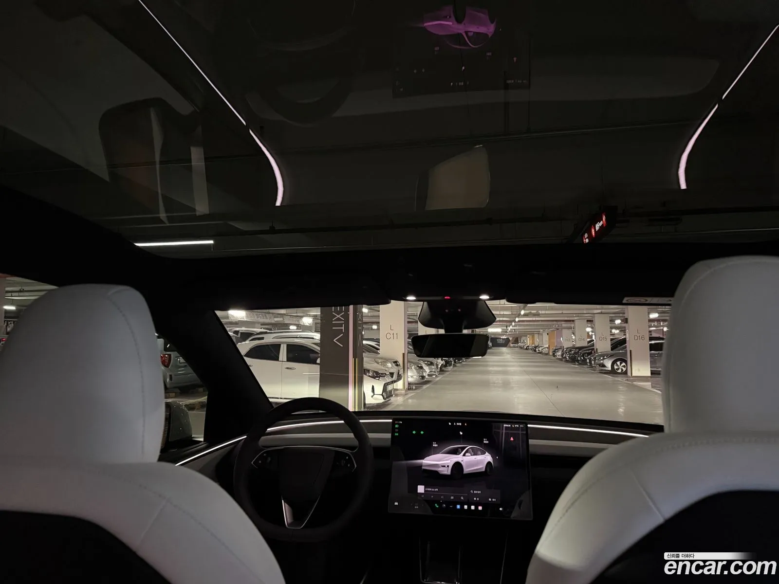 Tesla Model Y 2026 — 8