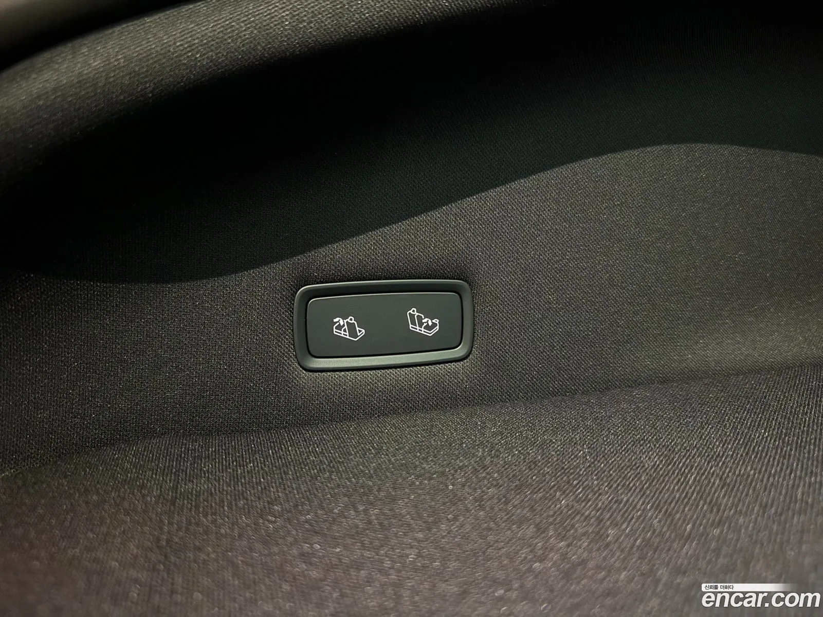 Tesla Model Y 2026 — 9