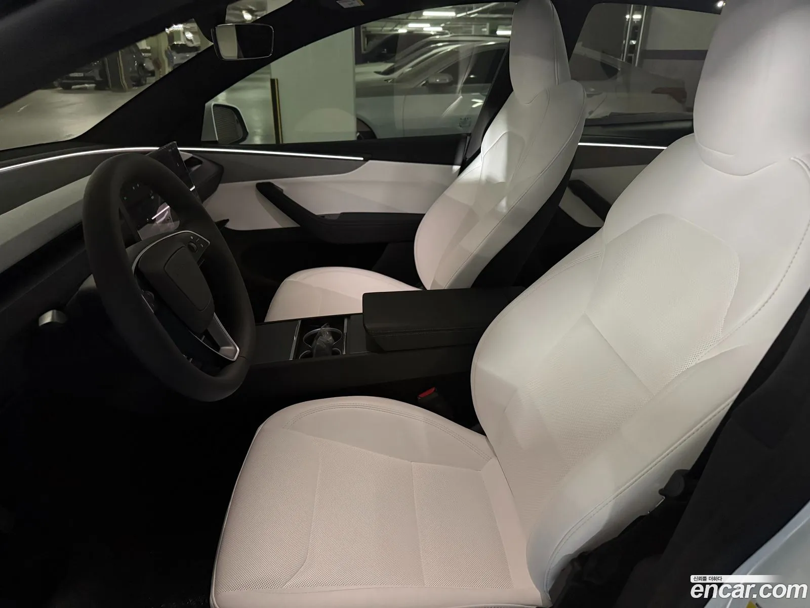 Tesla Model Y 2026 — 13