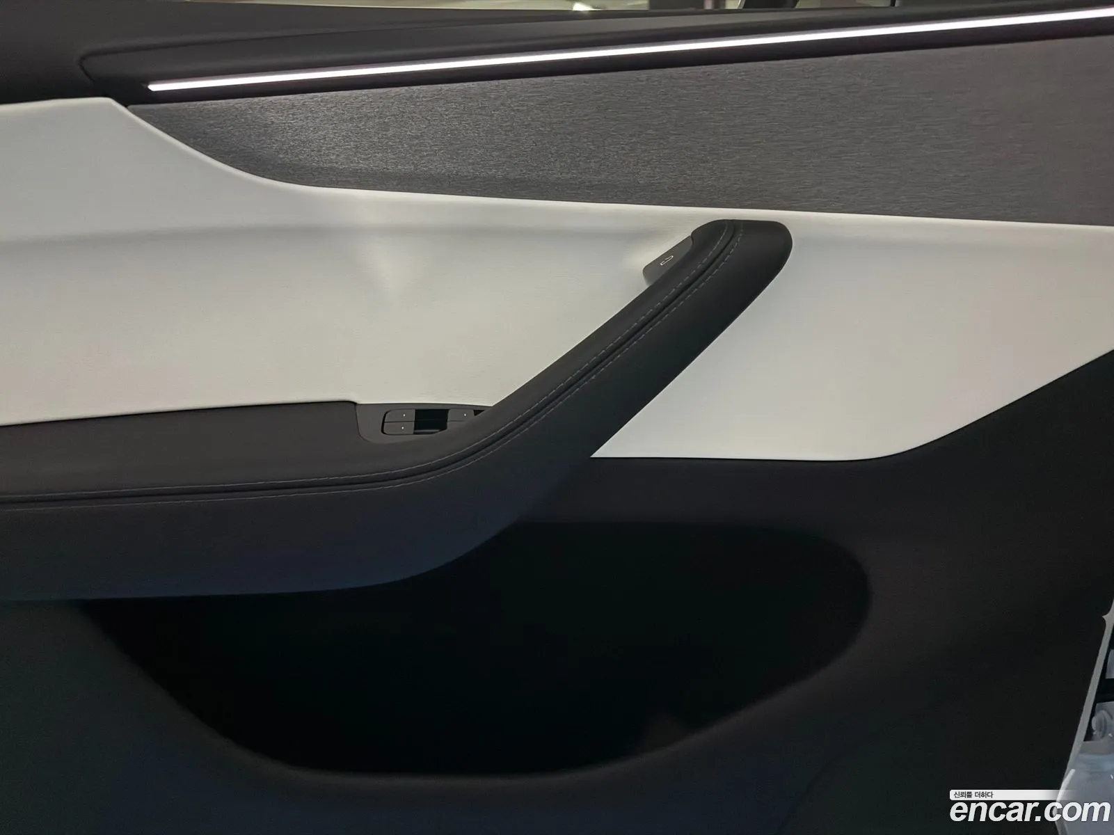 Tesla Model Y 2026 — 12