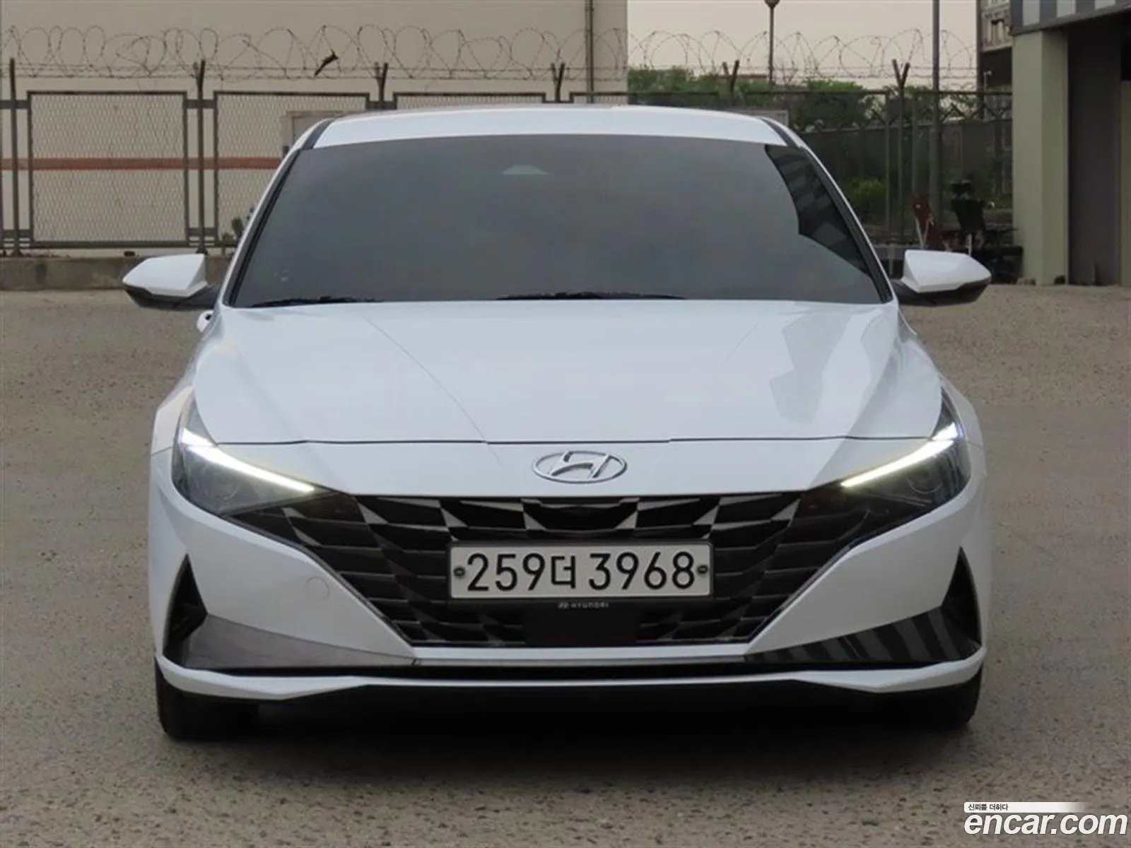 Hyundai Elantra 2020 — 17