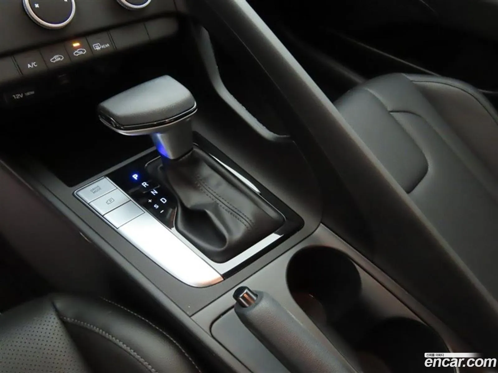 Hyundai Elantra 2020 — 8