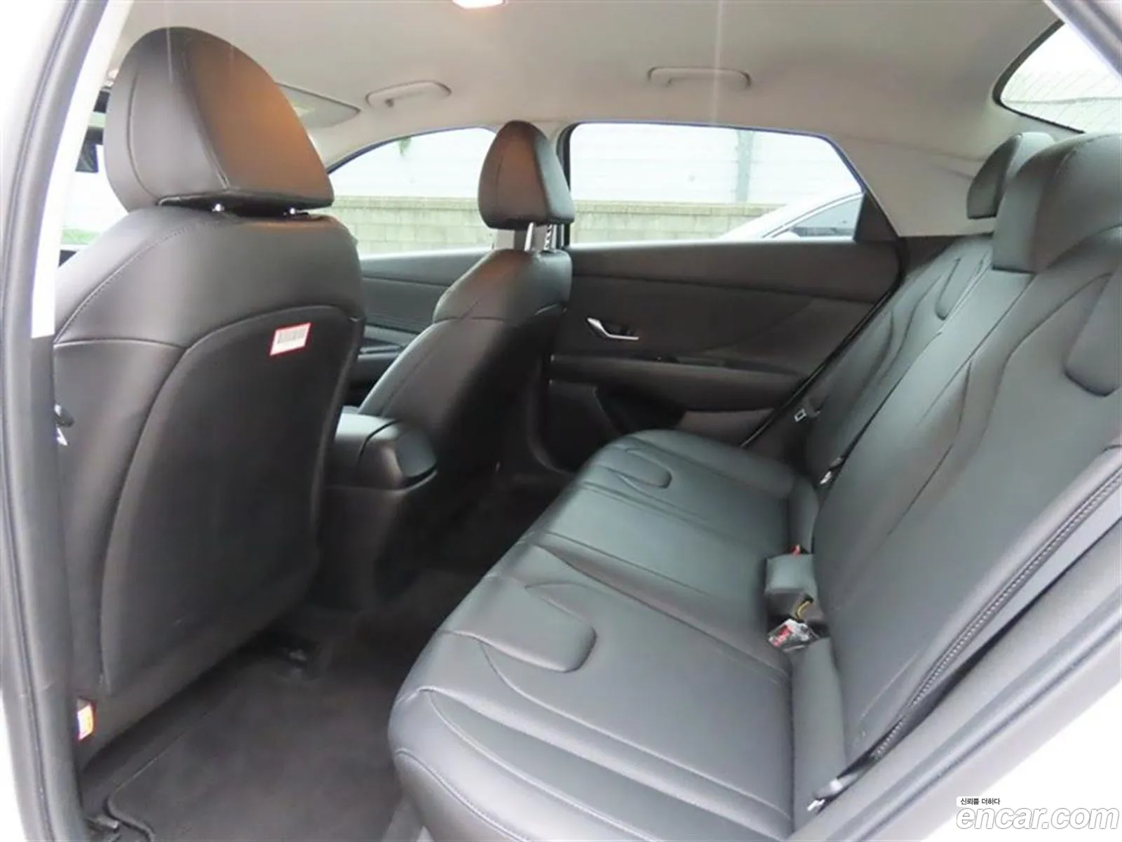 Hyundai Elantra 2020 — 18