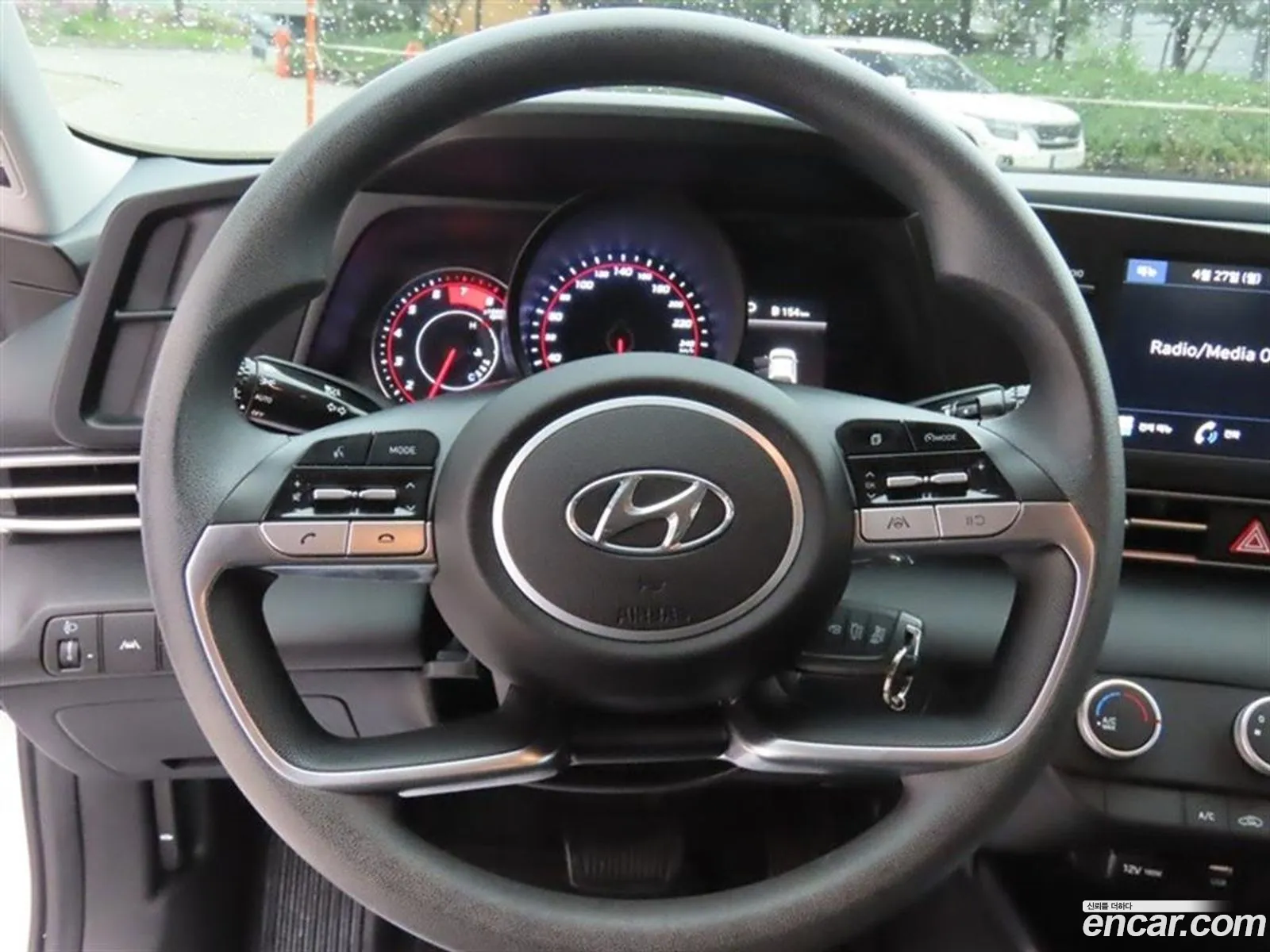 Hyundai Elantra 2020 — 14