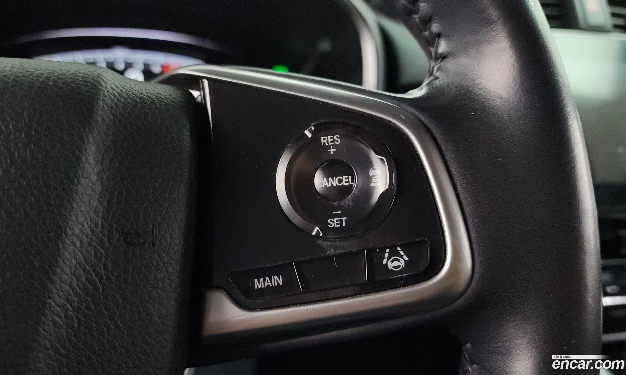 Honda CR-V 2019 5J6RW2870KL520692 — 7