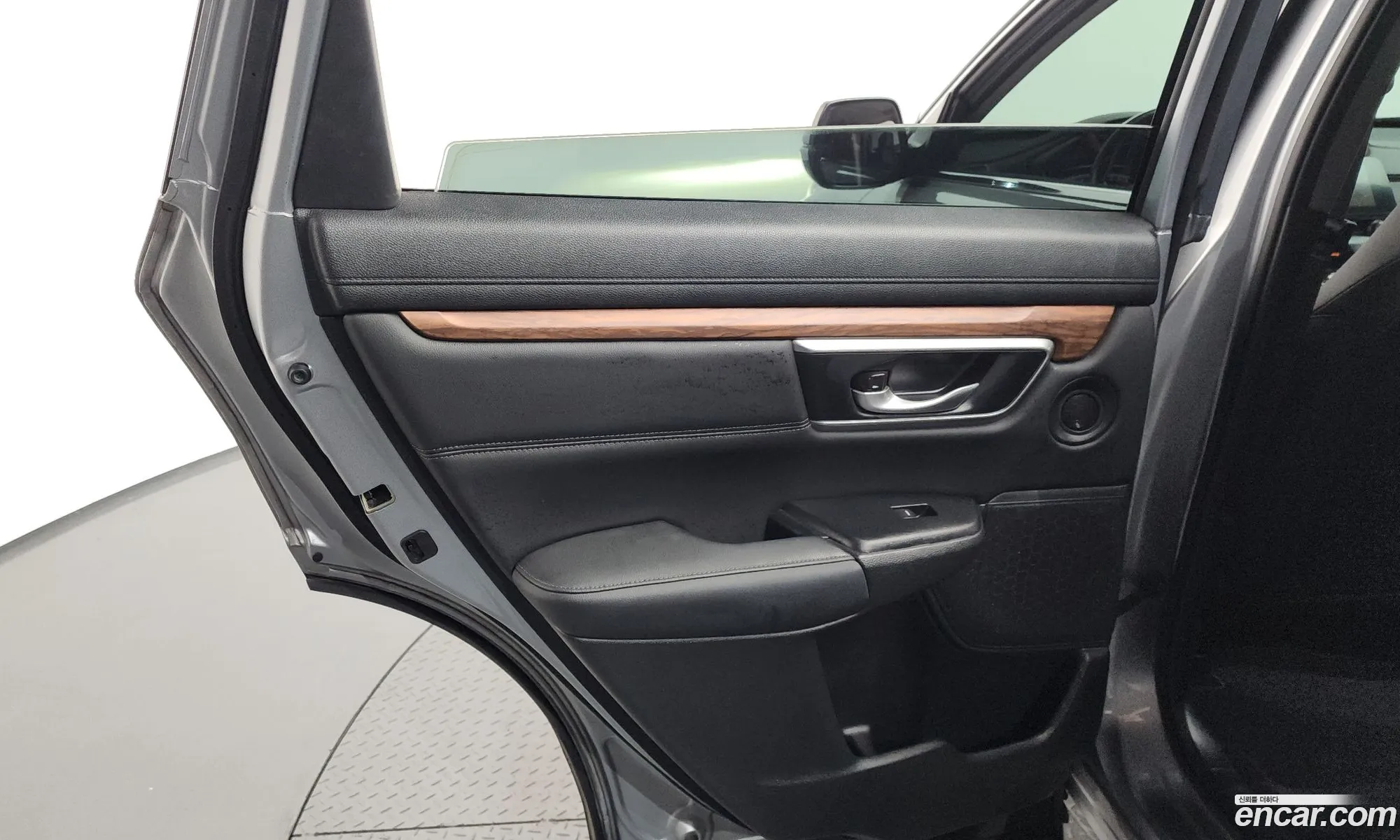 Honda CR-V 2019 5J6RW2870KL520692 — 18