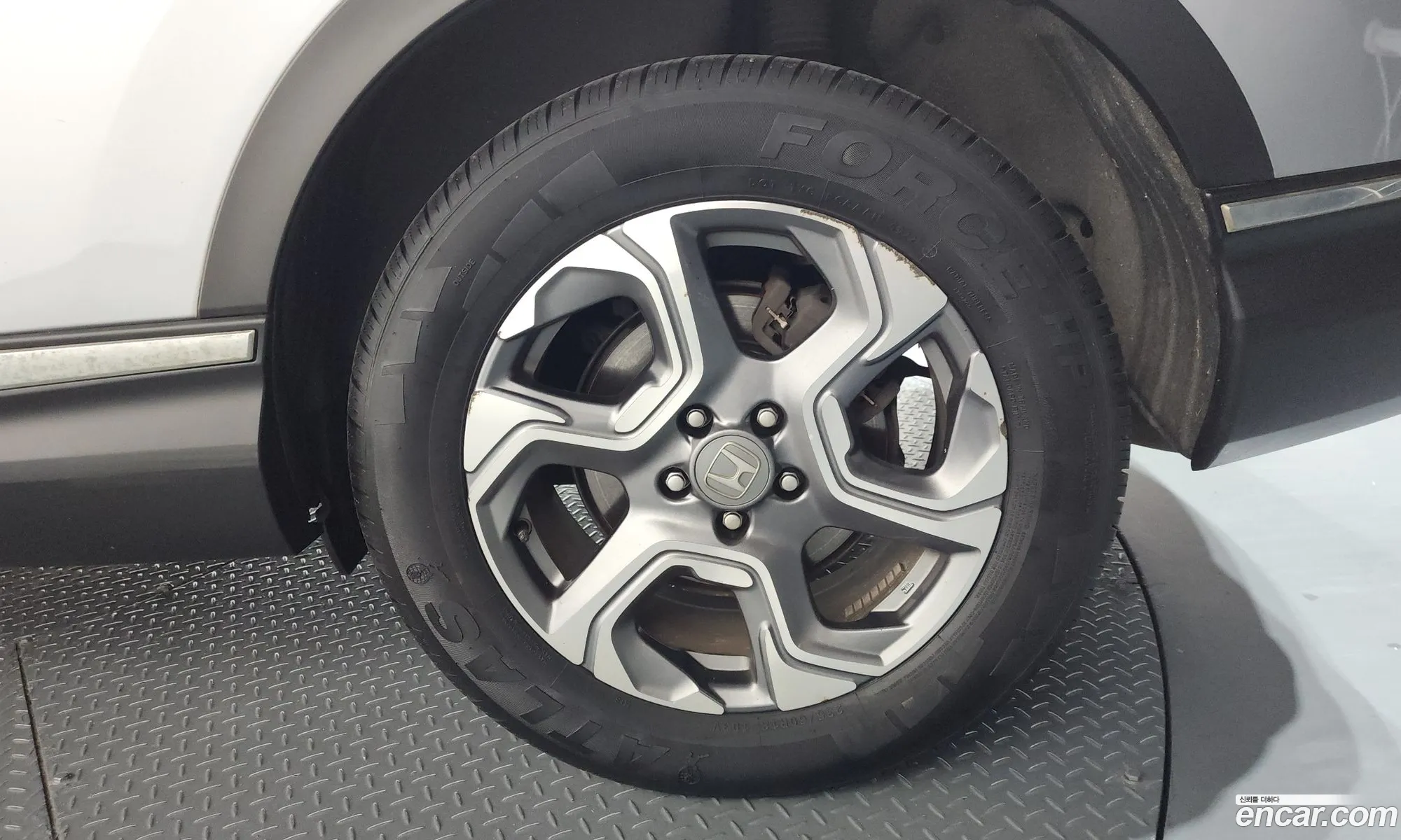 Honda CR-V 2019 5J6RW2870KL520692 — 20