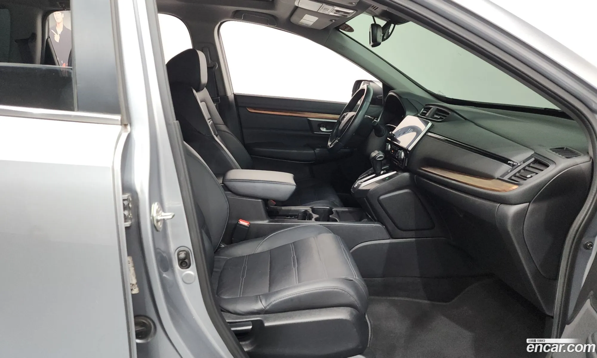 Honda CR-V 2019 5J6RW2870KL520692 — 19