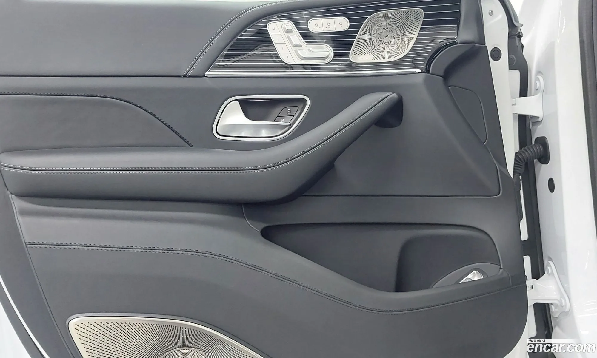 Mercedes-Benz GLS-Class X167 2025 — 12