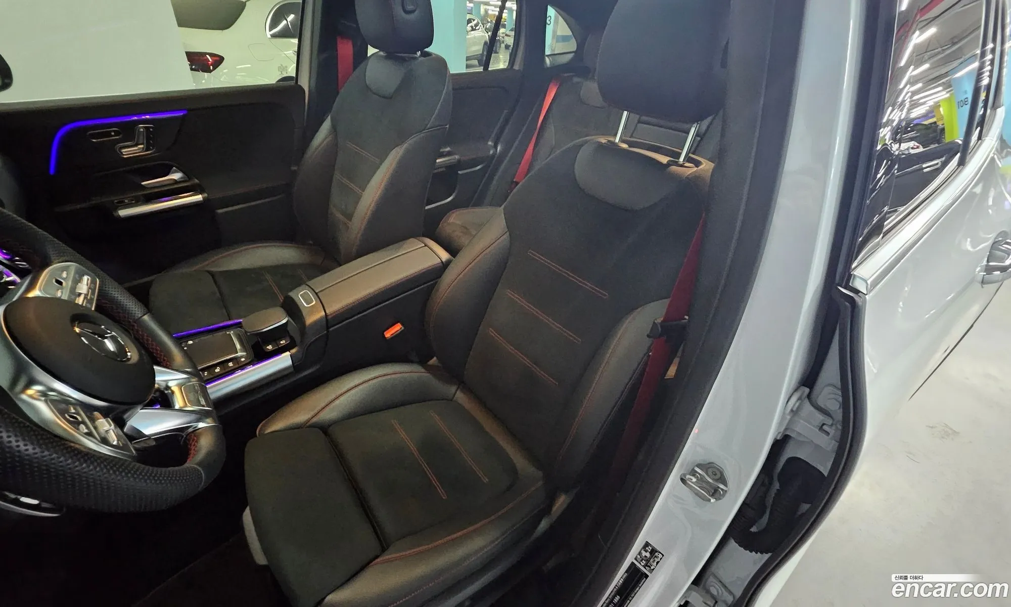 Mercedes-Benz GLA-Class H247 2023 — 14
