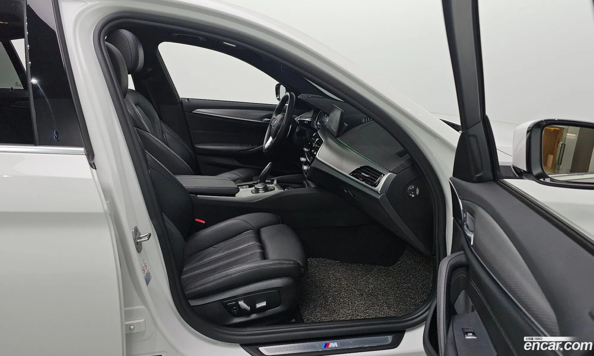 BMW 5 Series 2018 WBAJD910XJB277026 — 19