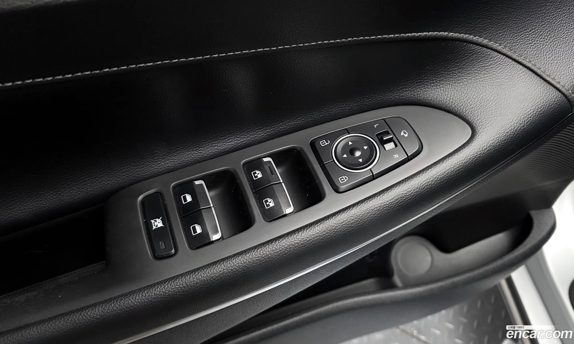 Hyundai Grandeur IG 2016 — 25