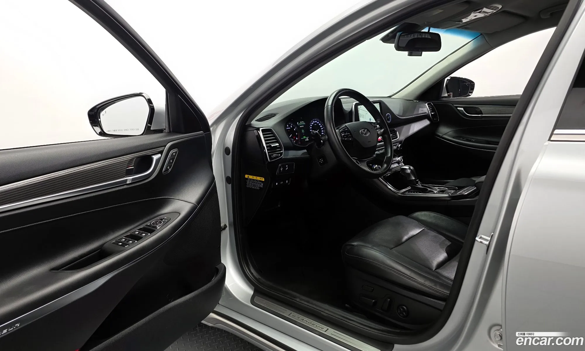 Hyundai Grandeur IG 2016 — 26