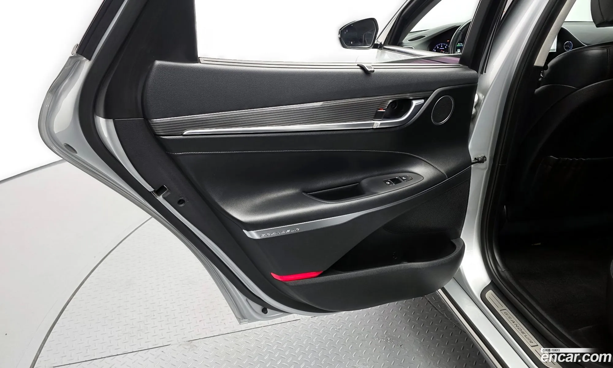 Hyundai Grandeur IG 2016 — 22