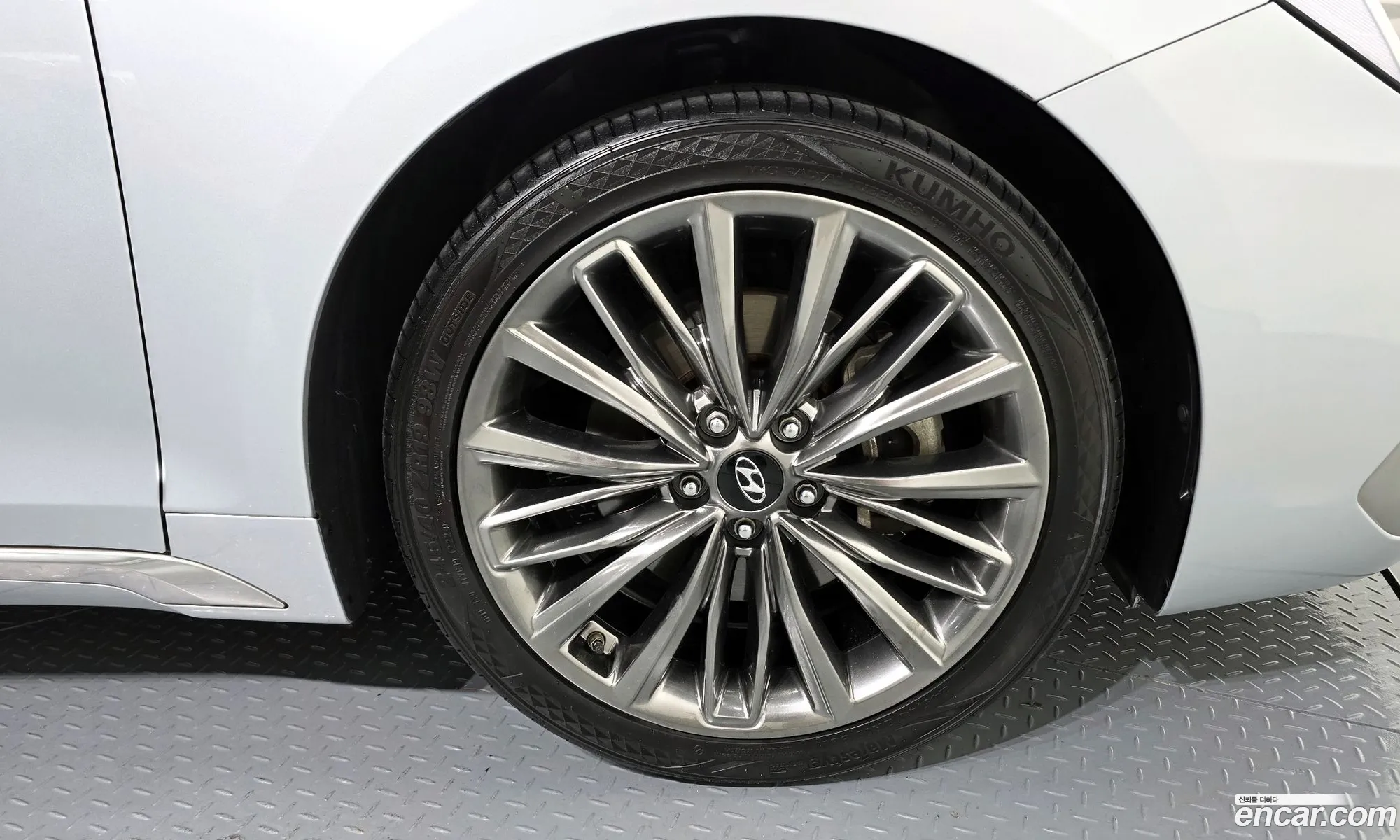 Hyundai Grandeur IG 2016 — 28