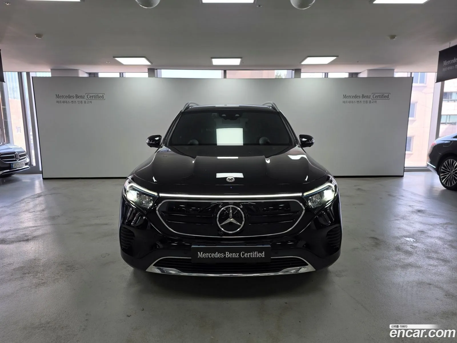 Mercedes-Benz EQB X243 2023 — 16