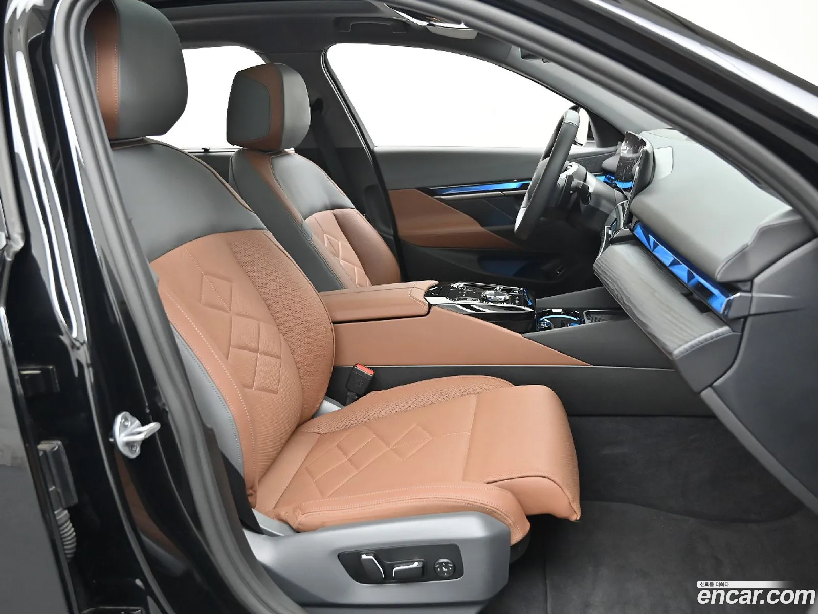 BMW 5 Series 2025 — 9