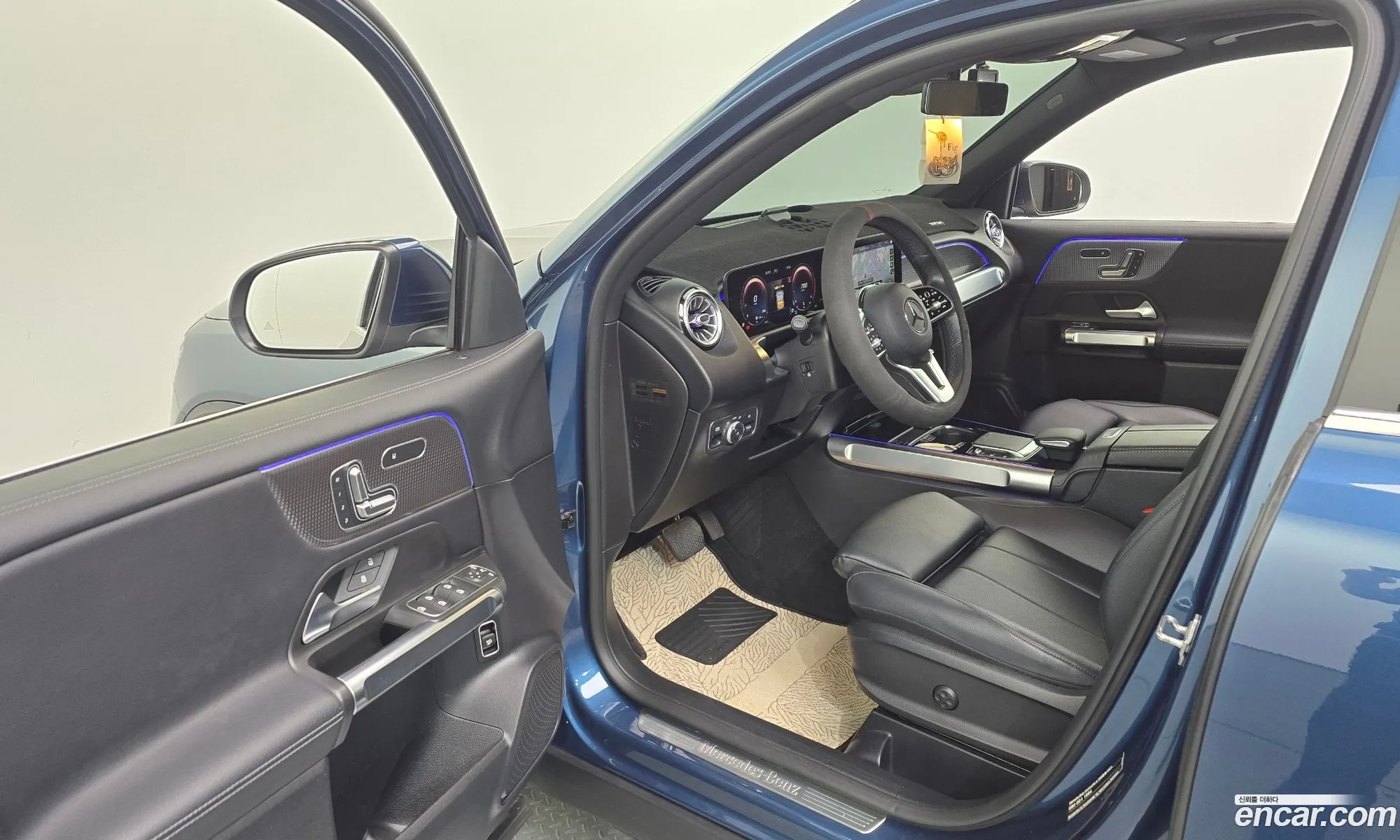 Mercedes-Benz GLB-Class X247 2021 — 12