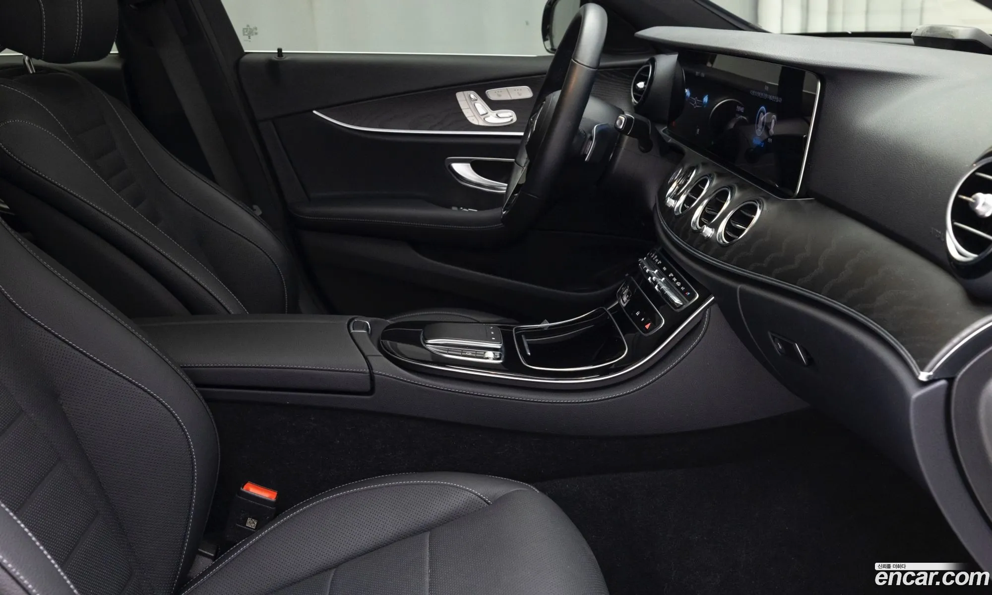Mercedes-Benz E-Class W213 2023 — 17