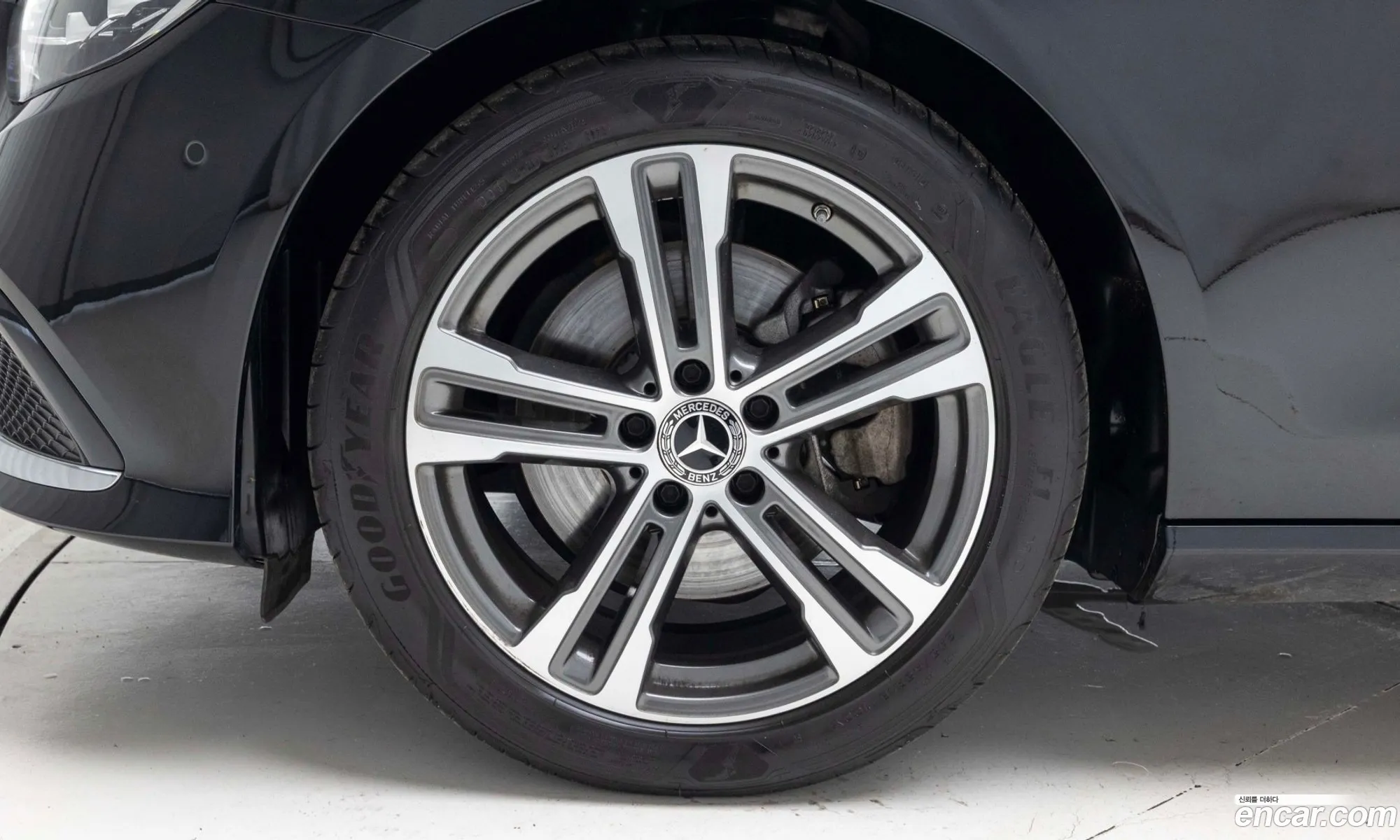 Mercedes-Benz E-Class W213 2023 — 13