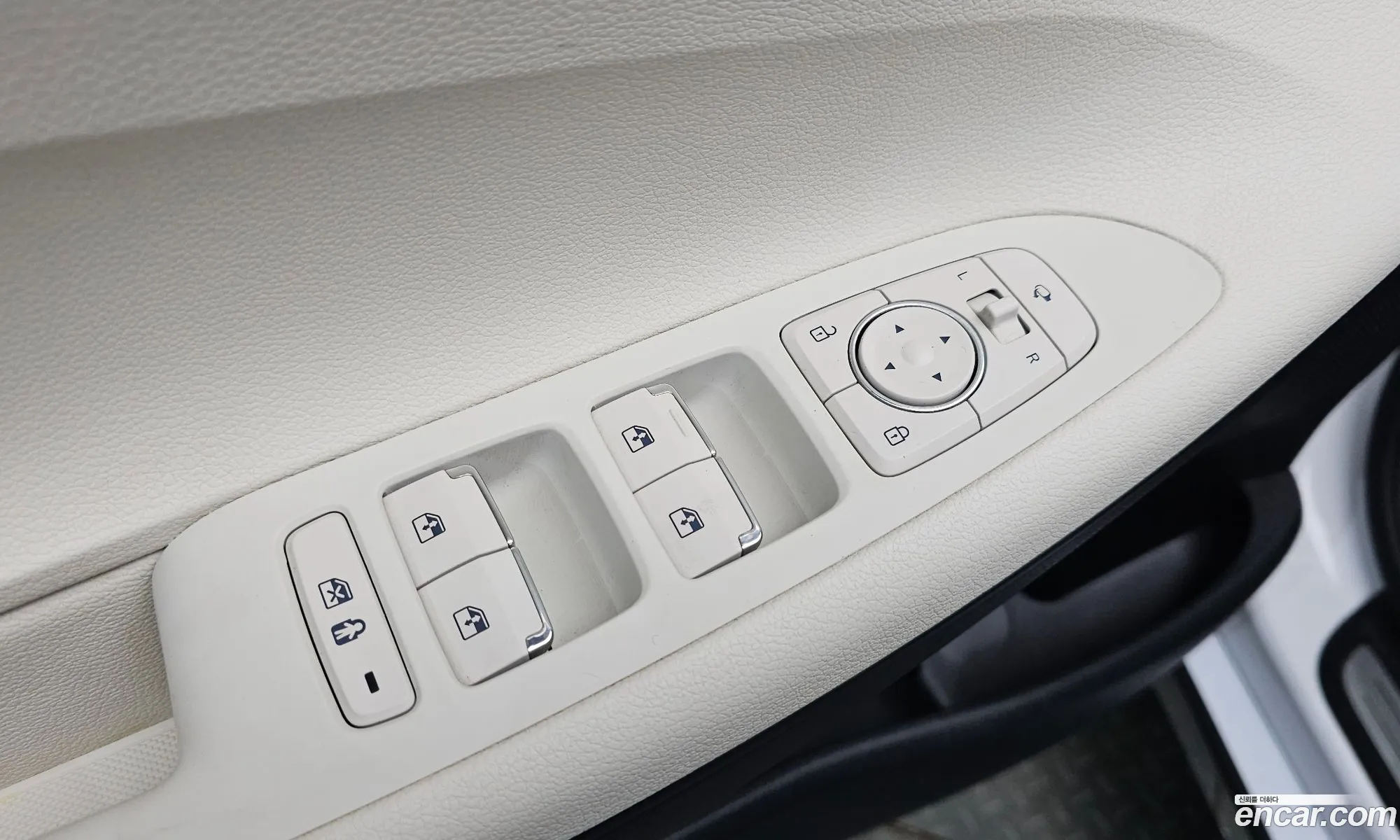 Hyundai Grandeur IG 2022 — 28
