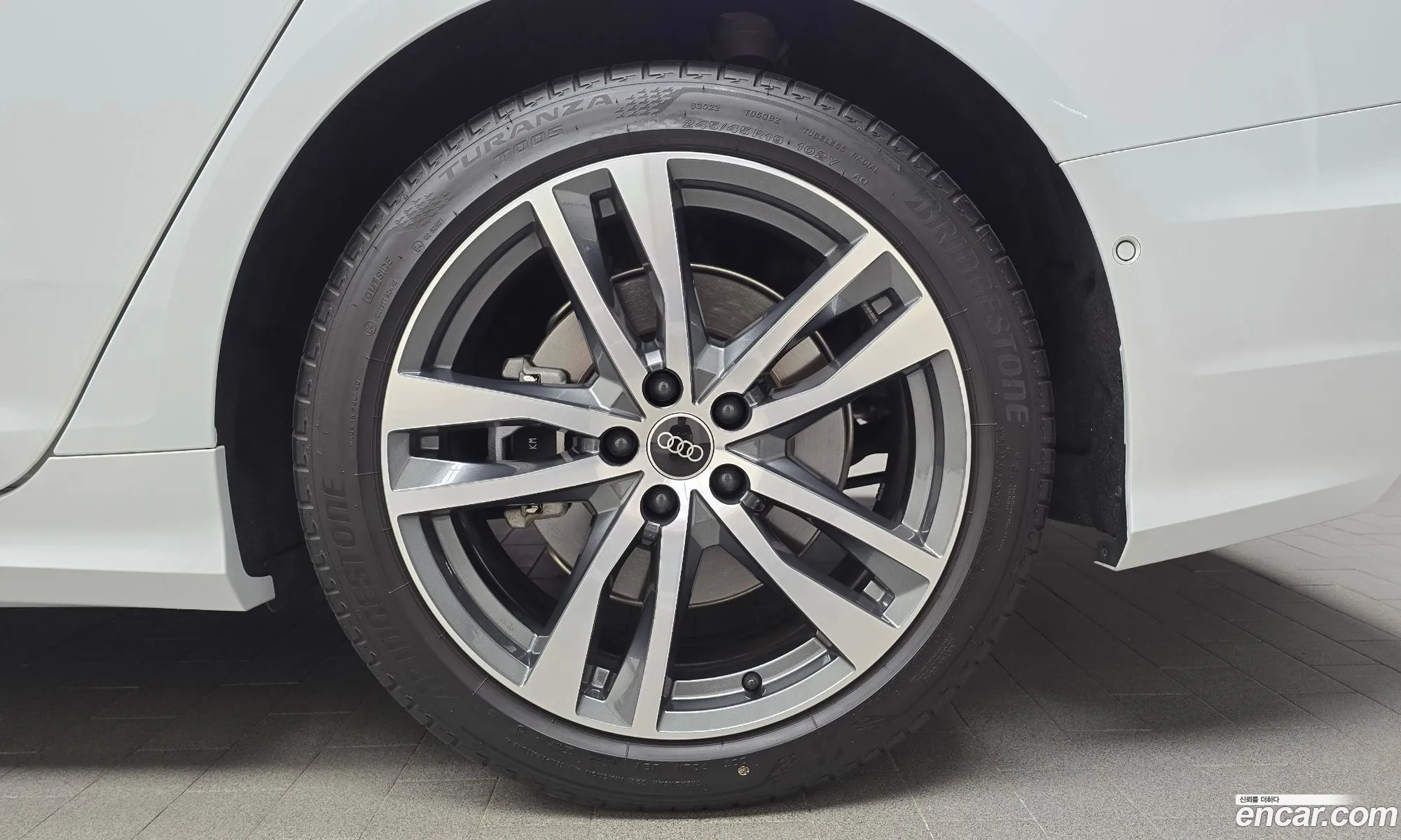 Audi A6 2023 WAUZZZF29PN032627 — 28
