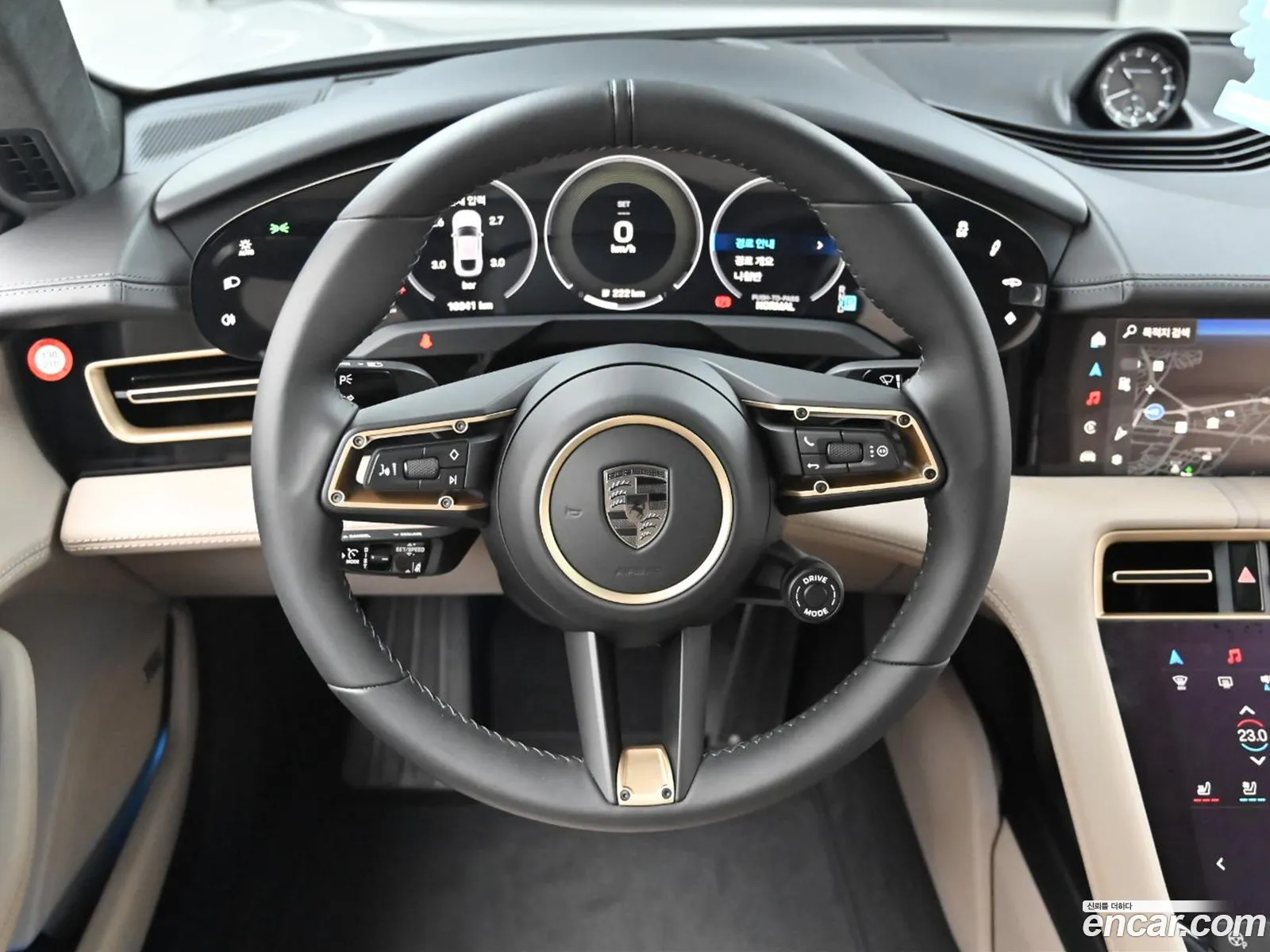 Porsche Taycan 2025 — 3