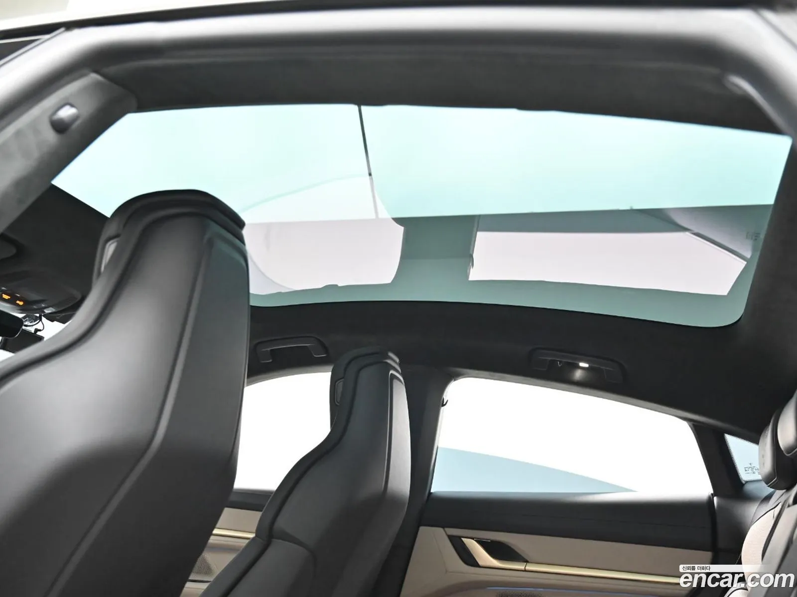 Porsche Taycan 2025 — 10