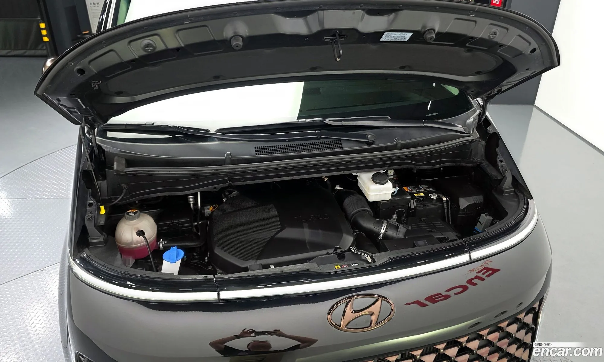 Hyundai Staria 2023 — 24