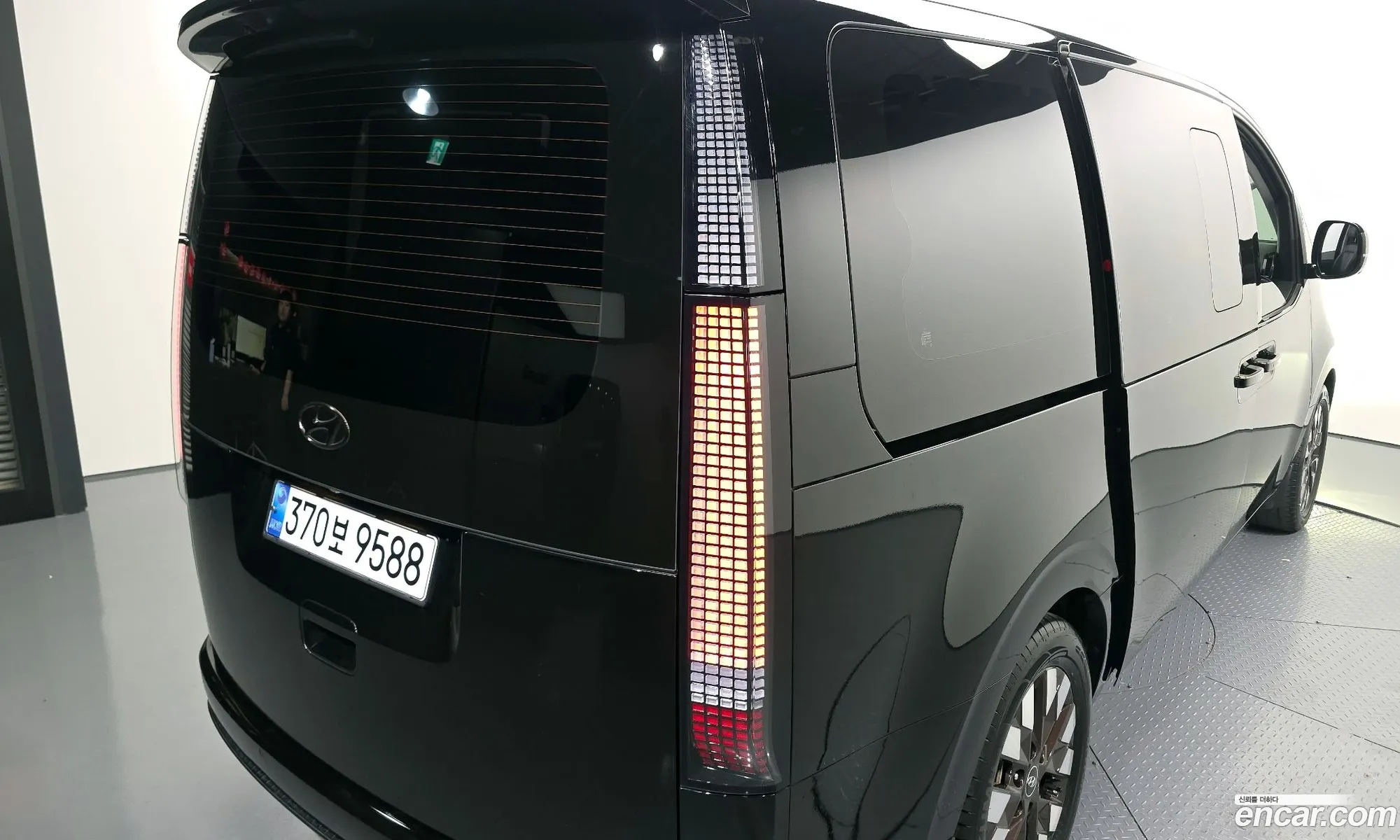 Hyundai Staria 2023 — 19