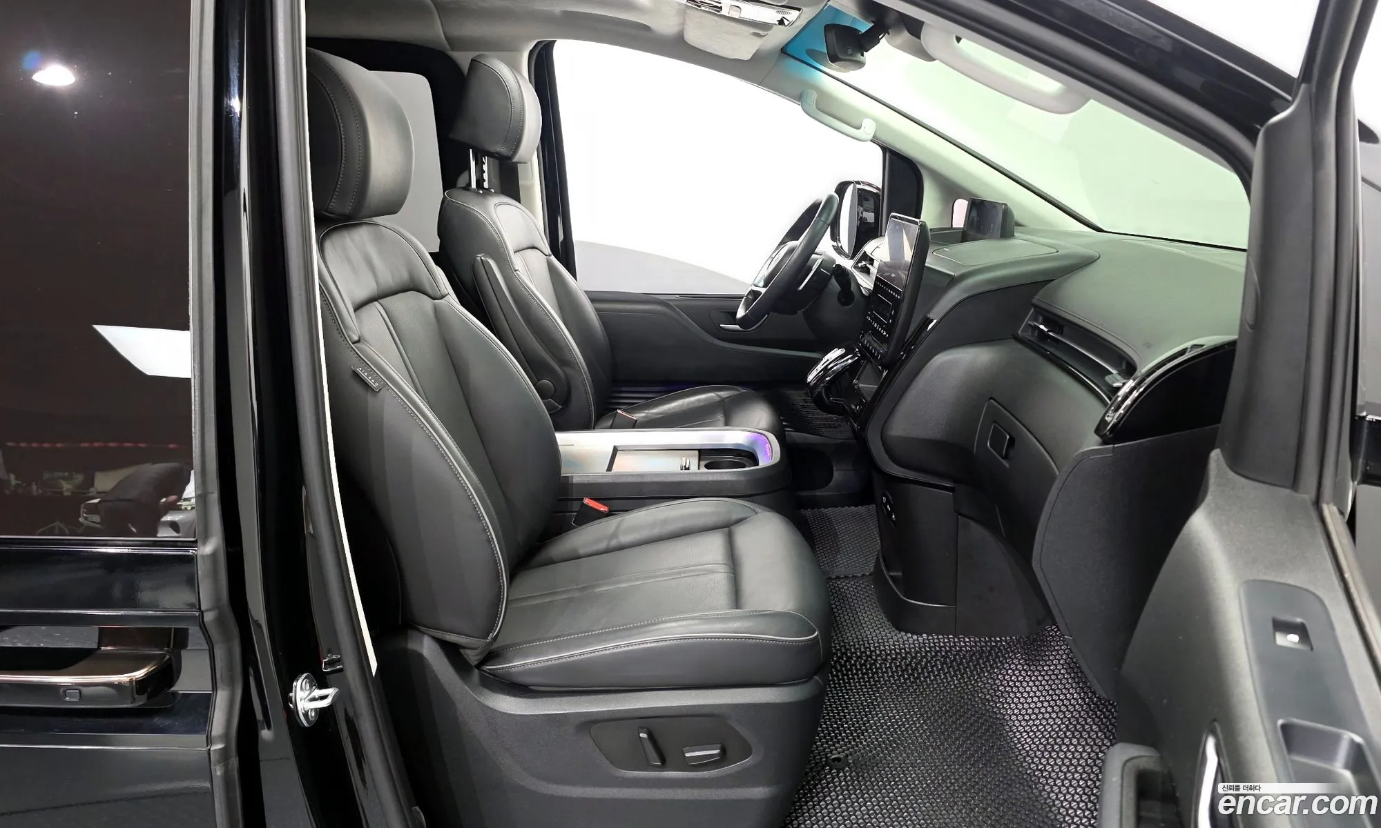 Hyundai Staria 2023 — 14