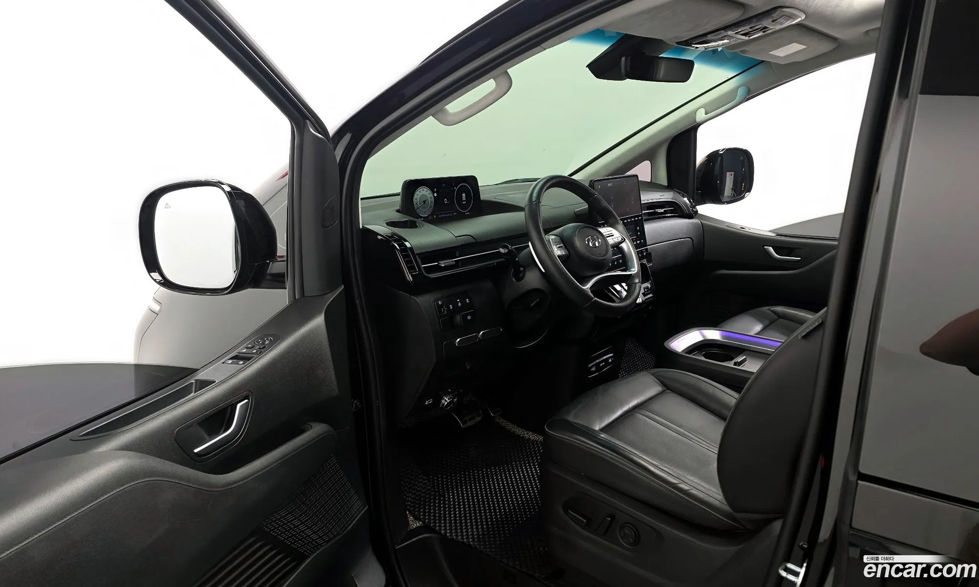 Hyundai Staria 2023 — 7