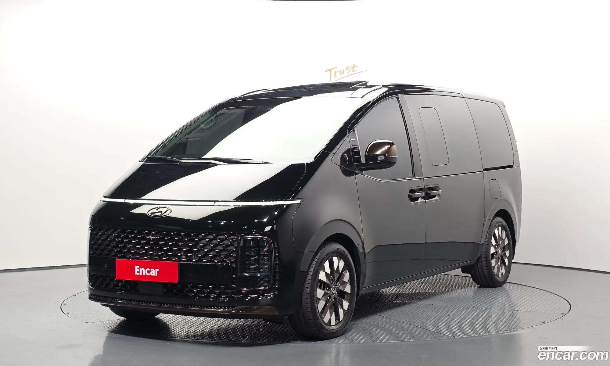 Hyundai Staria 2023 — 27